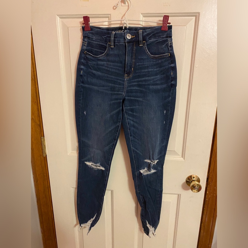 American Eagle dream jeans, size 2, barely worn. No stains. High-waisted.